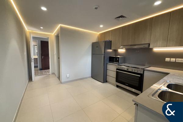 Fully Upgraded | Single Row | Landscaped